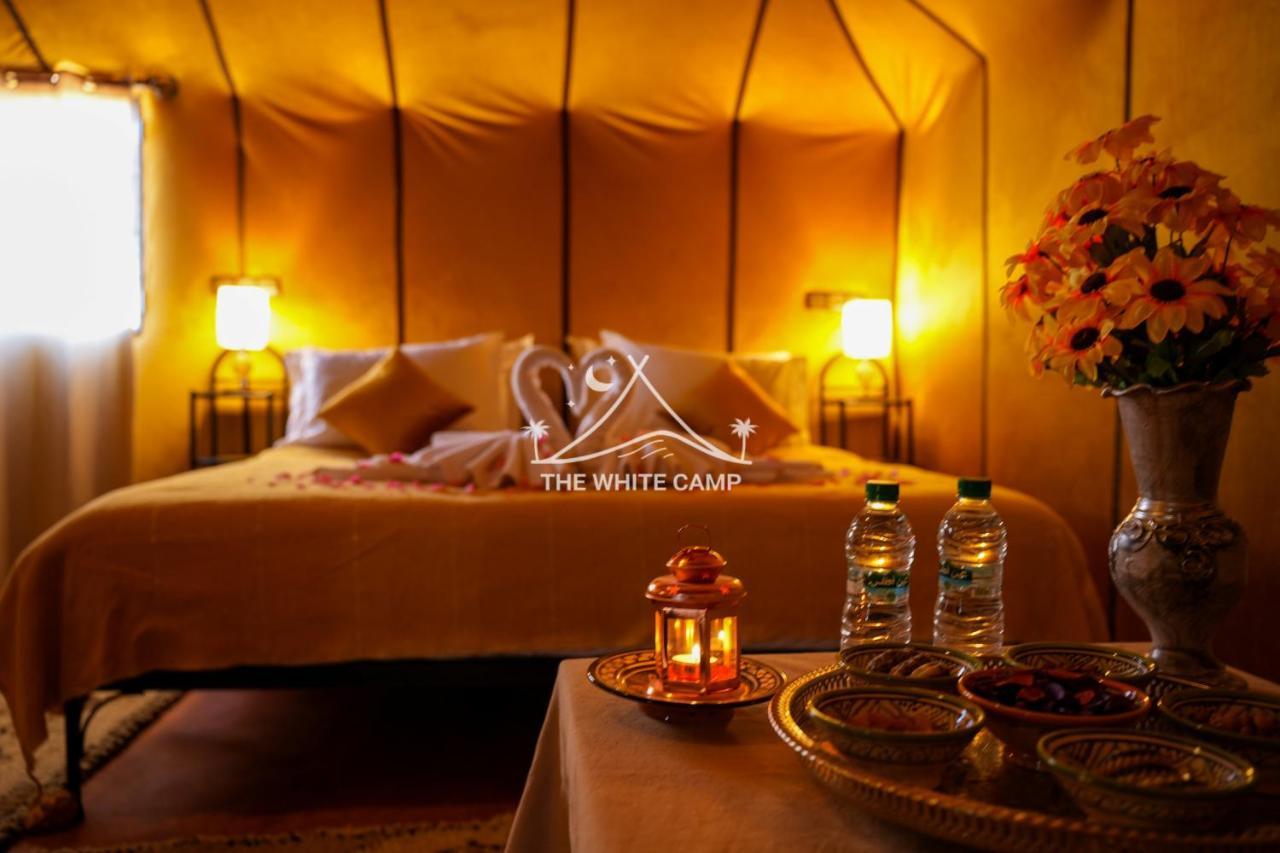 The White Camp - Your Merzouga Luxury Desert Camp & Erg Chebbi Dunes Camel Riding Kültér fotó