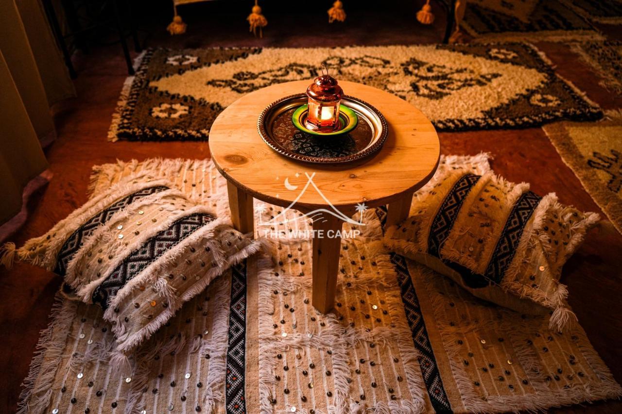 The White Camp - Your Merzouga Luxury Desert Camp & Erg Chebbi Dunes Camel Riding Kültér fotó