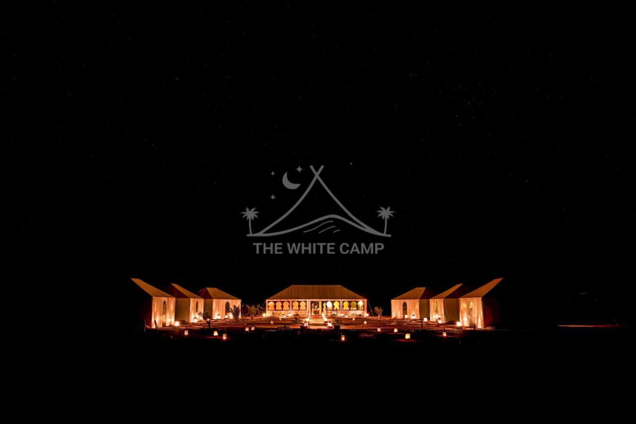 The White Camp - Your Merzouga Luxury Desert Camp & Erg Chebbi Dunes Camel Riding Kültér fotó