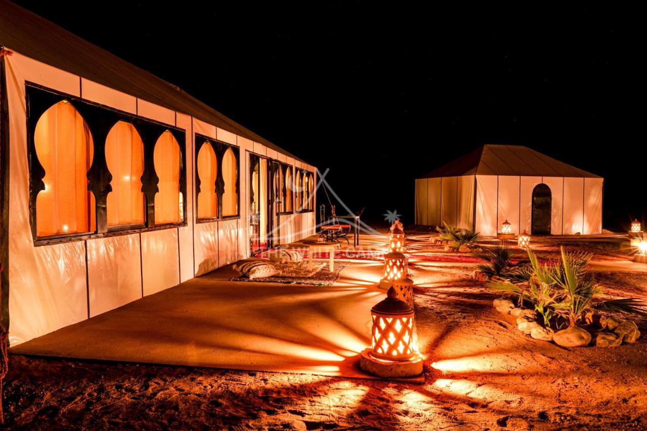The White Camp - Your Merzouga Luxury Desert Camp & Erg Chebbi Dunes Camel Riding Kültér fotó