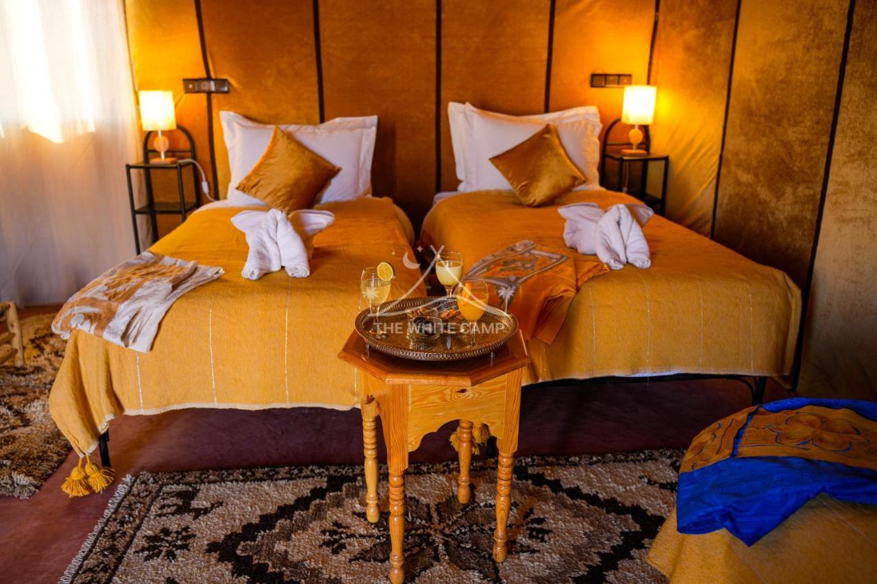 The White Camp - Your Merzouga Luxury Desert Camp & Erg Chebbi Dunes Camel Riding Kültér fotó