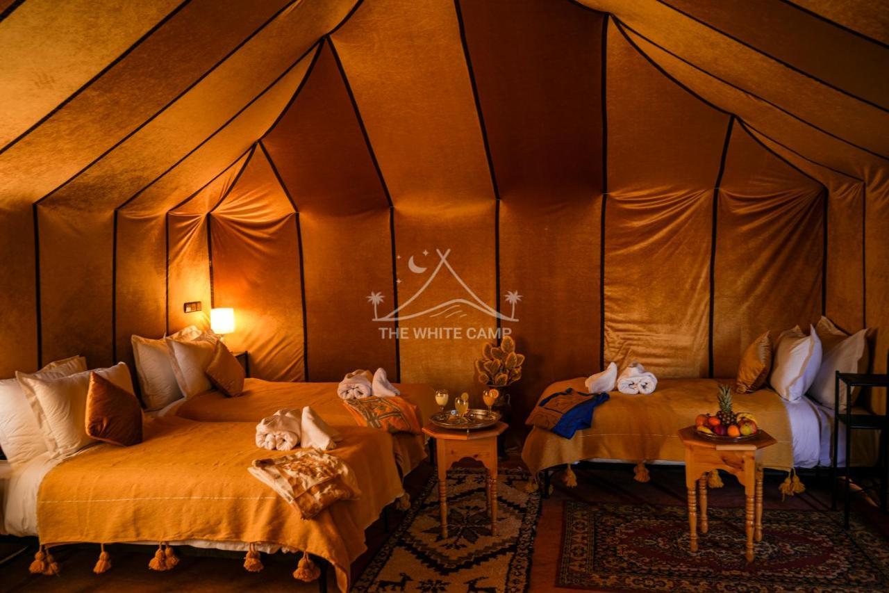 The White Camp - Your Merzouga Luxury Desert Camp & Erg Chebbi Dunes Camel Riding Kültér fotó