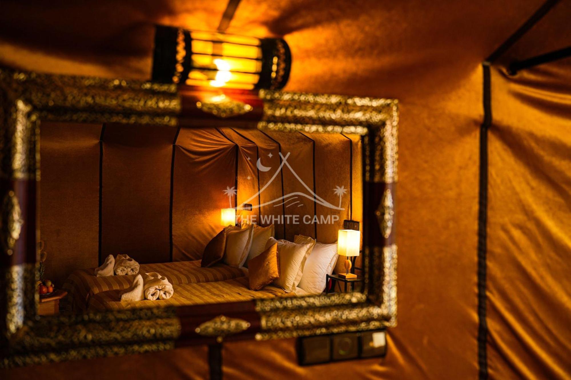 The White Camp - Your Merzouga Luxury Desert Camp & Erg Chebbi Dunes Camel Riding Kültér fotó