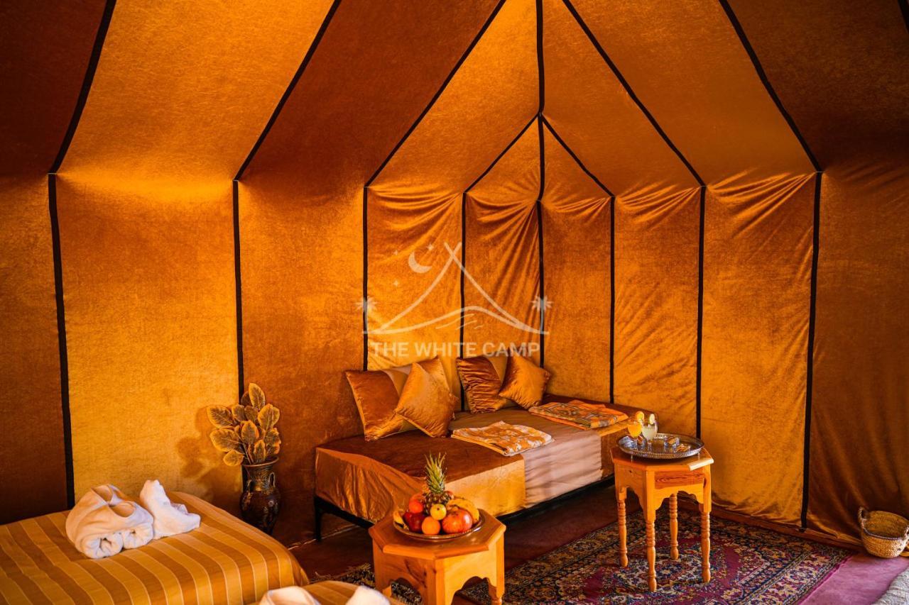 The White Camp - Your Merzouga Luxury Desert Camp & Erg Chebbi Dunes Camel Riding Kültér fotó
