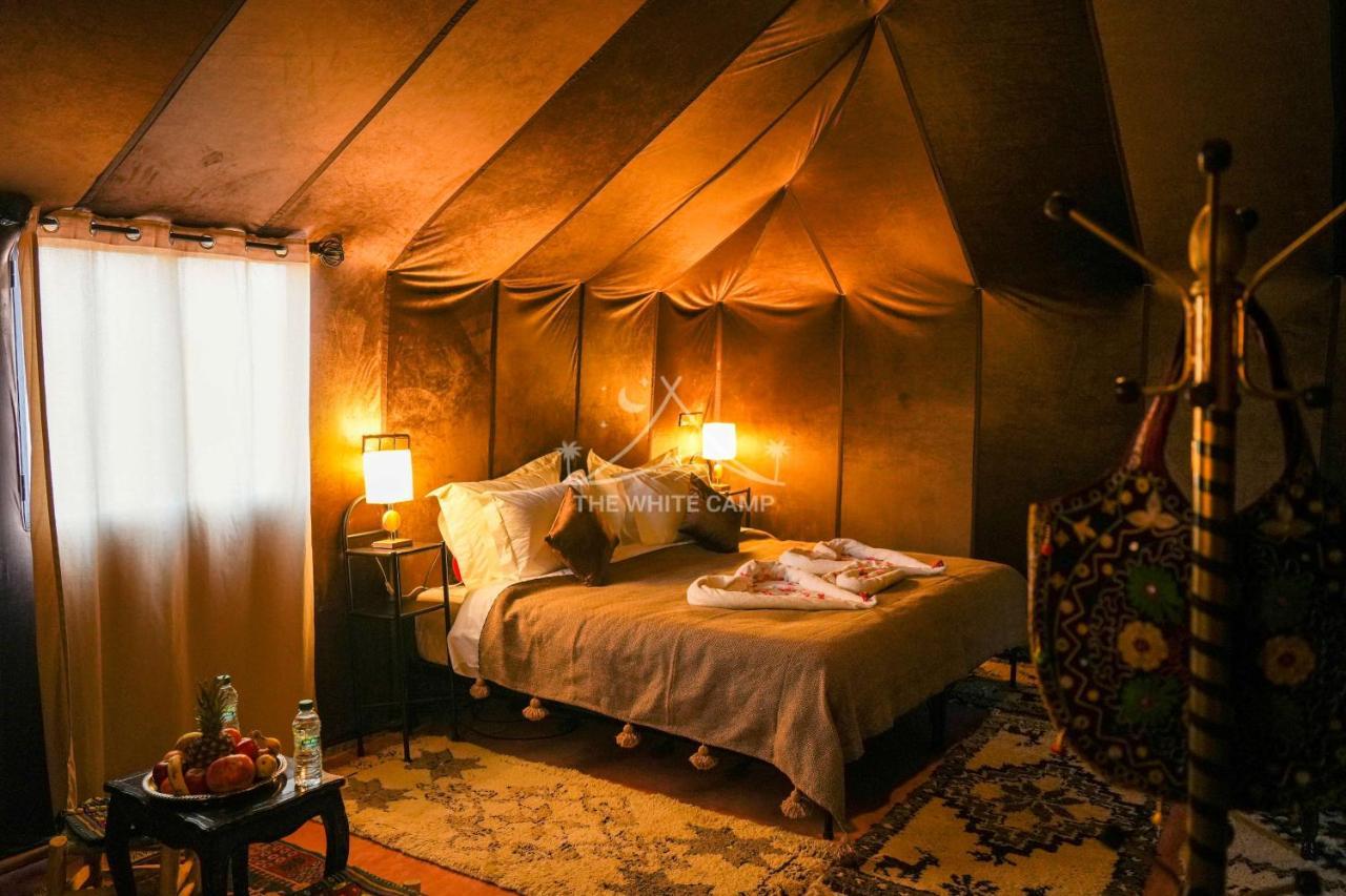The White Camp - Your Merzouga Luxury Desert Camp & Erg Chebbi Dunes Camel Riding Kültér fotó