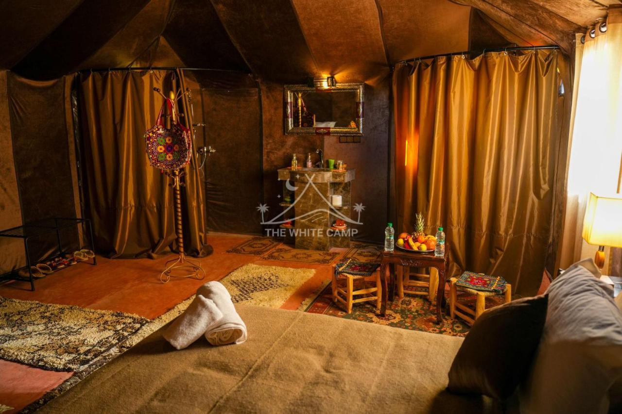 The White Camp - Your Merzouga Luxury Desert Camp & Erg Chebbi Dunes Camel Riding Kültér fotó