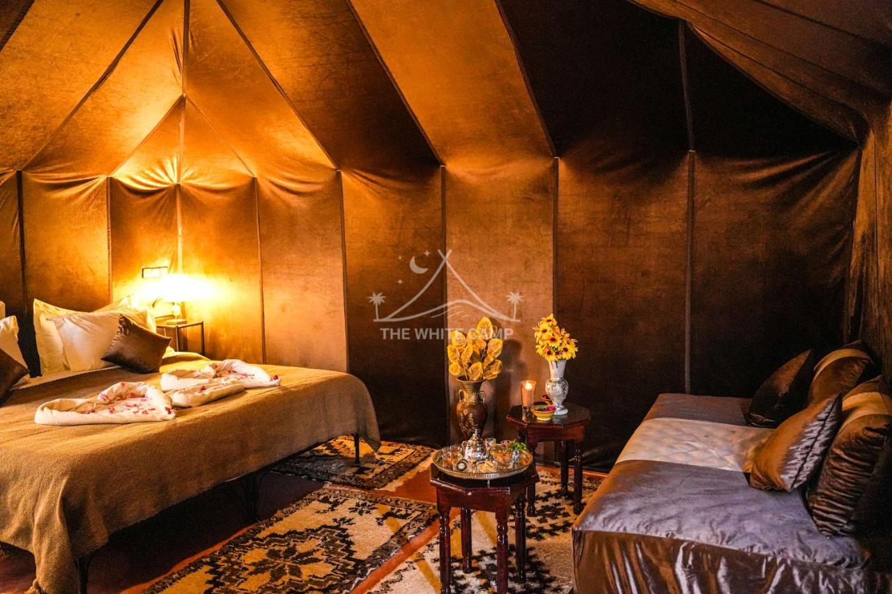 The White Camp - Your Merzouga Luxury Desert Camp & Erg Chebbi Dunes Camel Riding Kültér fotó