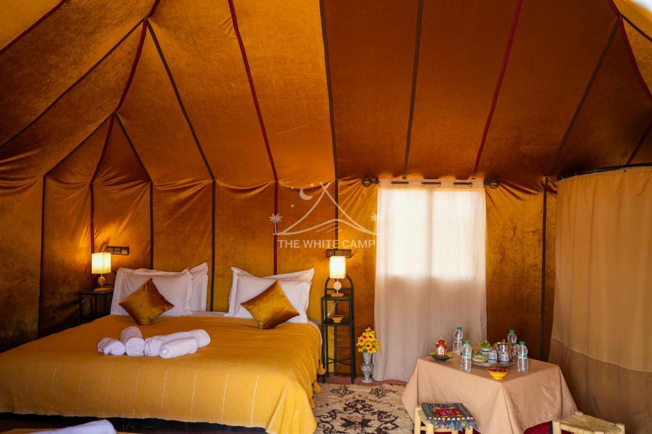 The White Camp - Your Merzouga Luxury Desert Camp & Erg Chebbi Dunes Camel Riding Kültér fotó