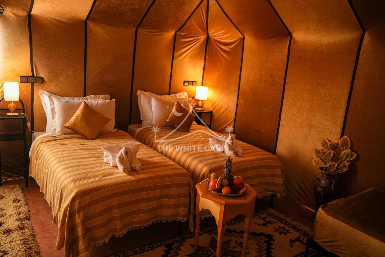 The White Camp - Your Merzouga Luxury Desert Camp & Erg Chebbi Dunes Camel Riding Kültér fotó