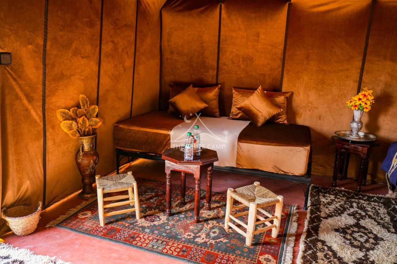 The White Camp - Your Merzouga Luxury Desert Camp & Erg Chebbi Dunes Camel Riding Kültér fotó