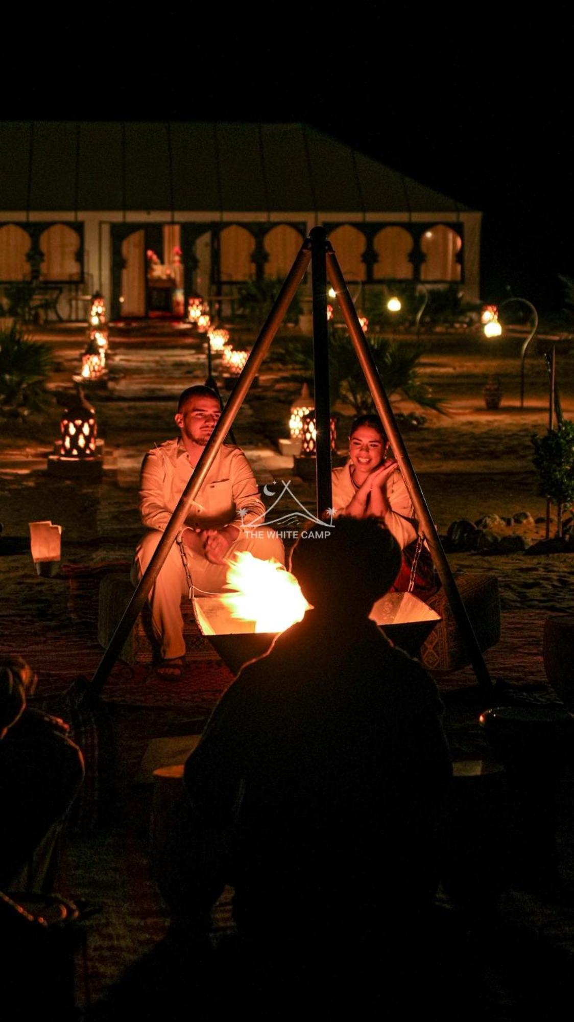 The White Camp - Your Merzouga Luxury Desert Camp & Erg Chebbi Dunes Camel Riding Kültér fotó