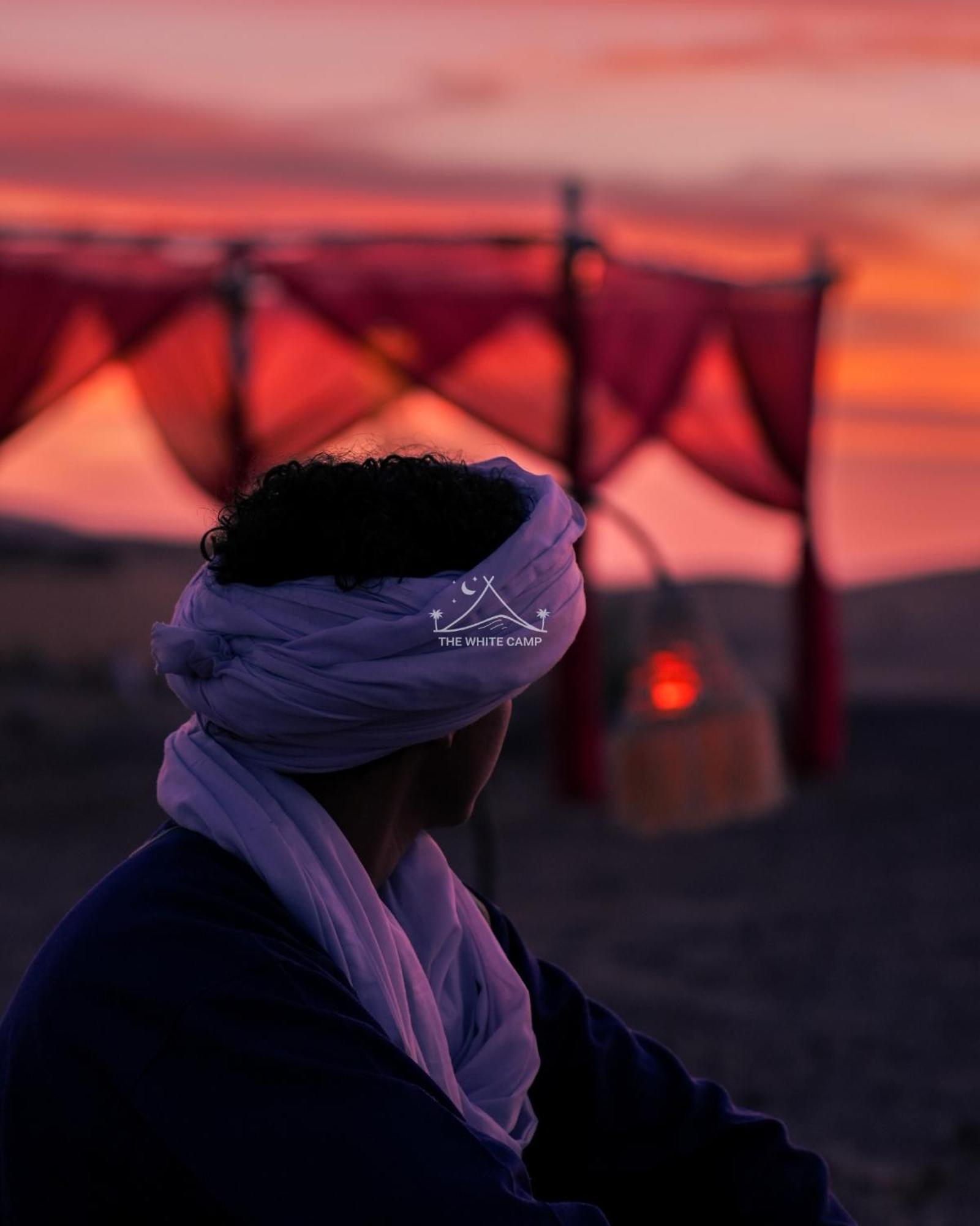 The White Camp - Your Merzouga Luxury Desert Camp & Erg Chebbi Dunes Camel Riding Kültér fotó