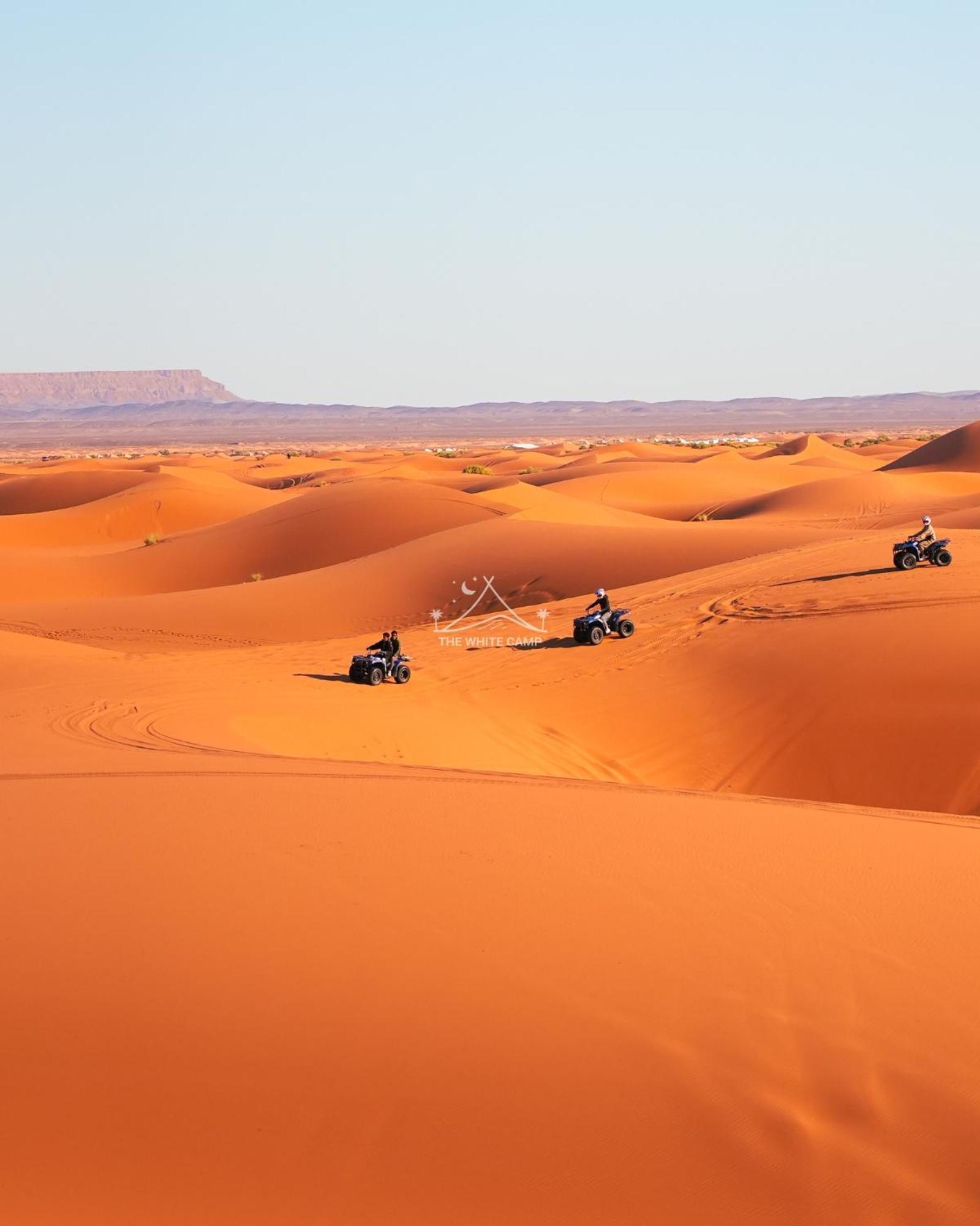 The White Camp - Your Merzouga Luxury Desert Camp & Erg Chebbi Dunes Camel Riding Kültér fotó