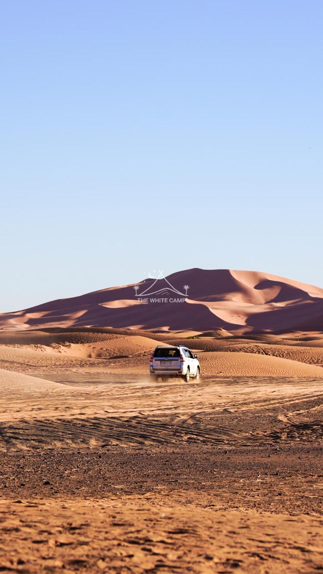 The White Camp - Your Merzouga Luxury Desert Camp & Erg Chebbi Dunes Camel Riding Kültér fotó