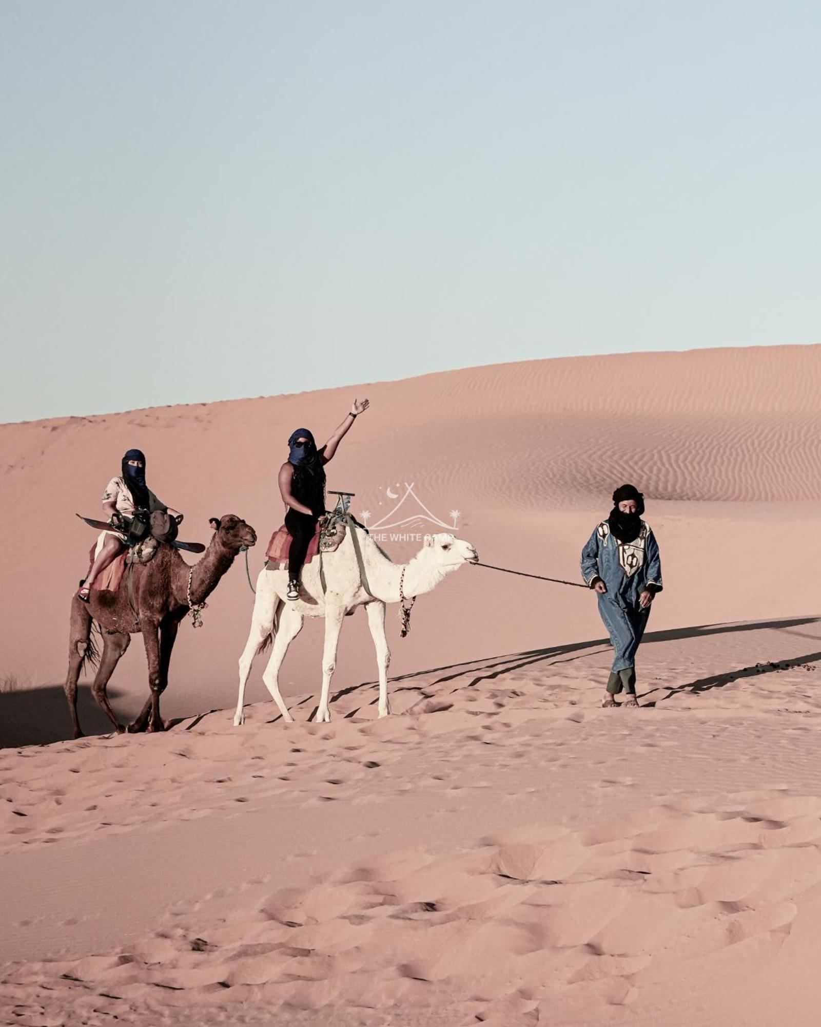 The White Camp - Your Merzouga Luxury Desert Camp & Erg Chebbi Dunes Camel Riding Kültér fotó