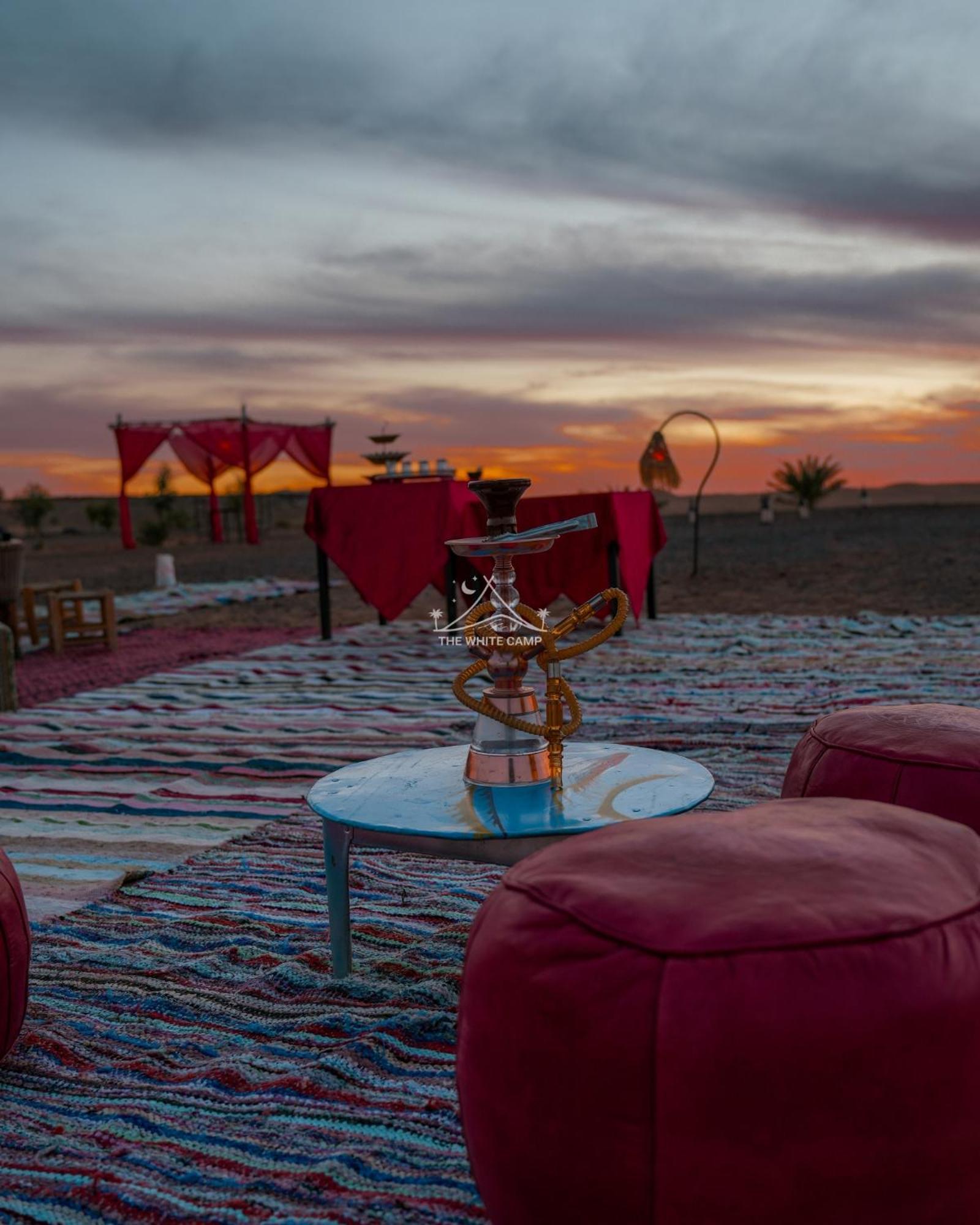 The White Camp - Your Merzouga Luxury Desert Camp & Erg Chebbi Dunes Camel Riding Kültér fotó