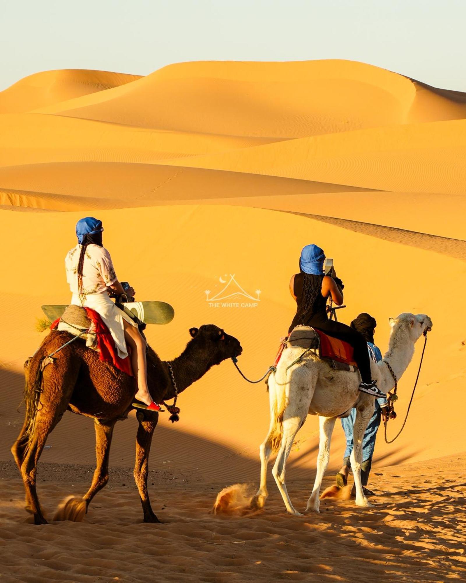The White Camp - Your Merzouga Luxury Desert Camp & Erg Chebbi Dunes Camel Riding Kültér fotó
