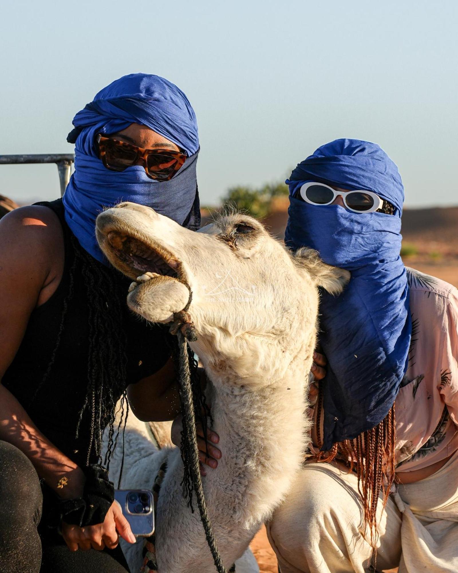 The White Camp - Your Merzouga Luxury Desert Camp & Erg Chebbi Dunes Camel Riding Kültér fotó