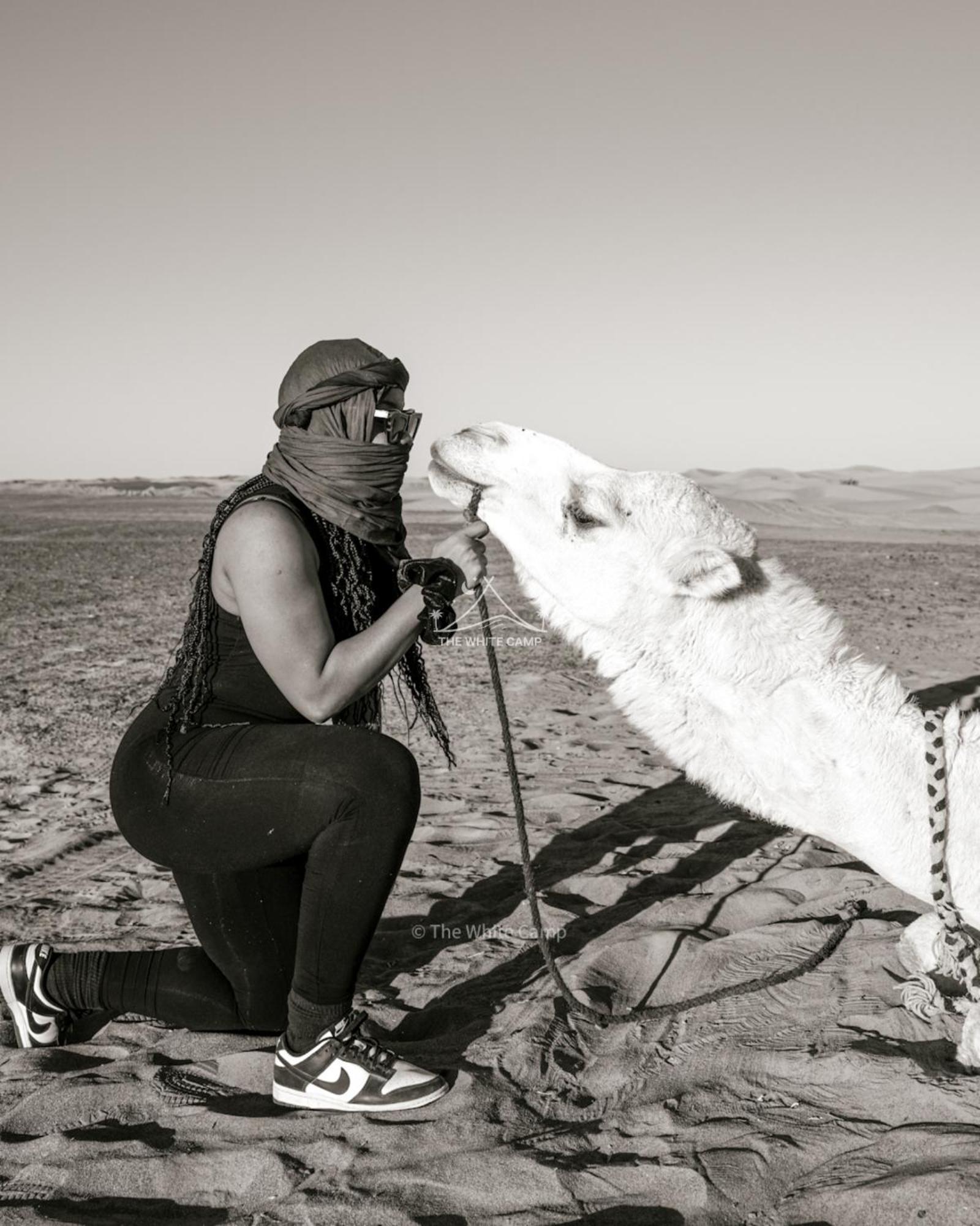 The White Camp - Your Merzouga Luxury Desert Camp & Erg Chebbi Dunes Camel Riding Kültér fotó